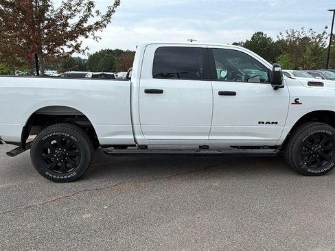 New 2026 RAM 2500 Big Horn AWD/4WD image 7