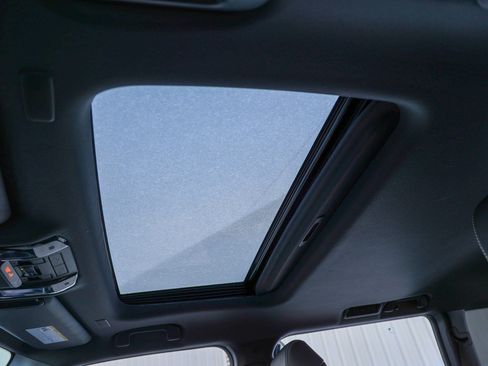 Used 2025 Toyota Land Cruiser image 31