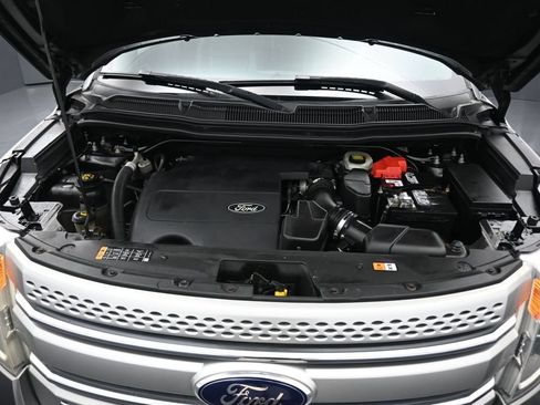 Used 2014 Ford Explorer XLT w/ Equipment Group 202A AWD/4WD image 52