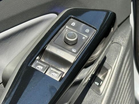 Used 2023 Volkswagen ID.4 Pro S RWD image 12