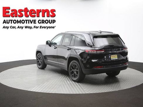 Used 2025 Jeep Grand Cherokee Altitude AWD/4WD image 65