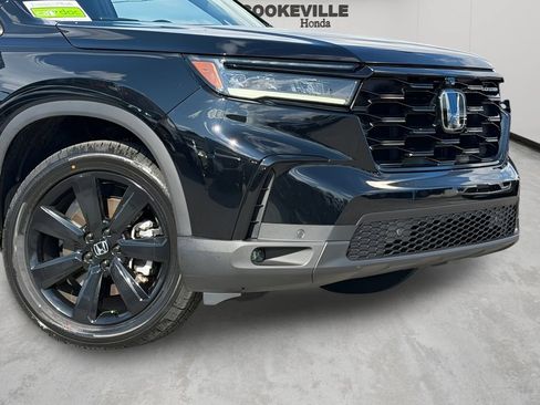 Used 2025 Honda Pilot Black Edition image 3