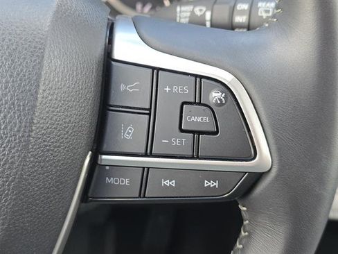 Certified 2025 Toyota Highlander XLE image 20