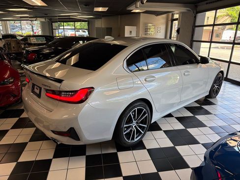Used 2021 BMW 330e xDrive w/ Premium Package AWD/4WD image 4