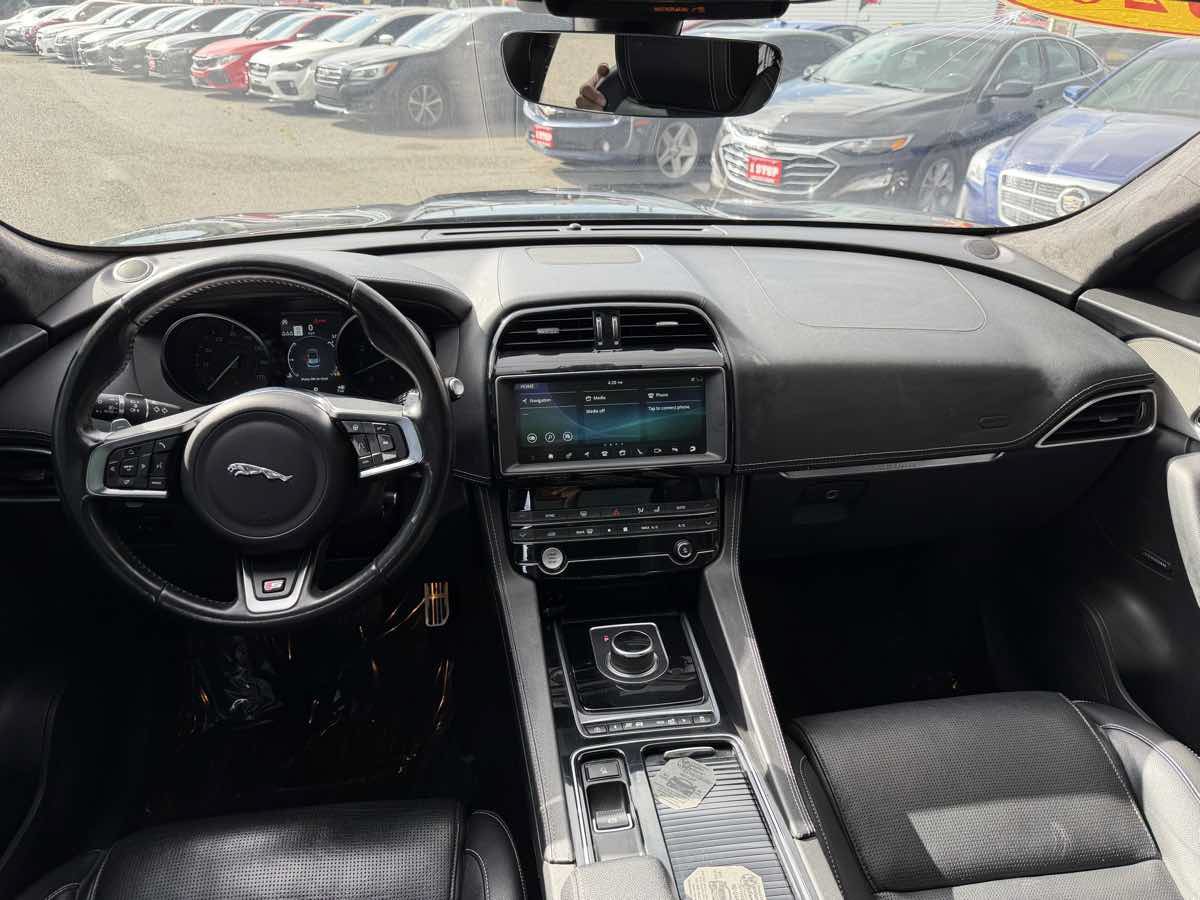 Used 2020 Jaguar F-PACE S AWD/4WD image 12