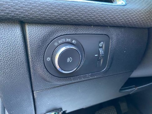 Used 2019 Chevrolet Cruze LT w/ Convenience Package FWD image 63