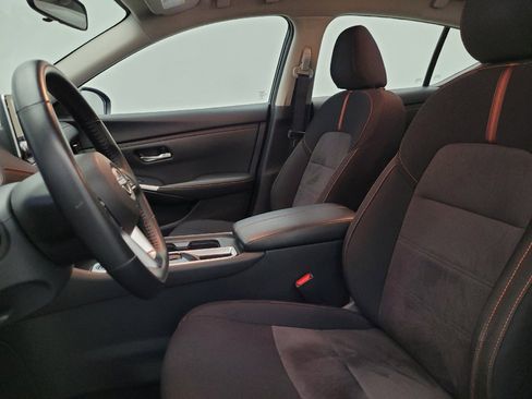 Used 2025 Nissan Sentra SR FWD image 17