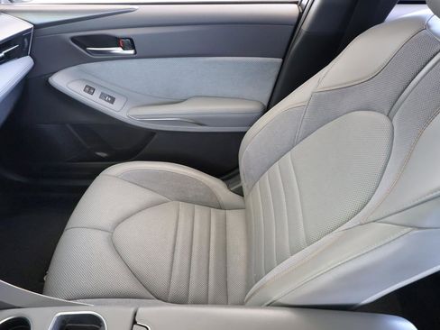 Used 2019 Toyota Avalon Touring FWD image 19