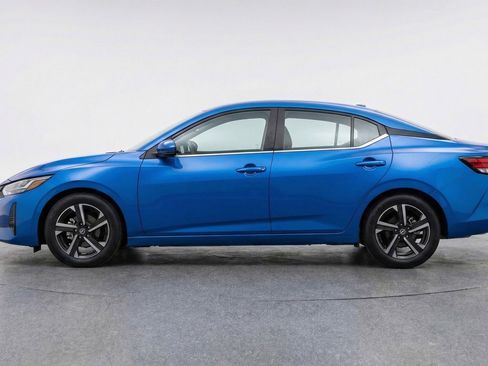 Used 2025 Nissan Sentra SV FWD image 5
