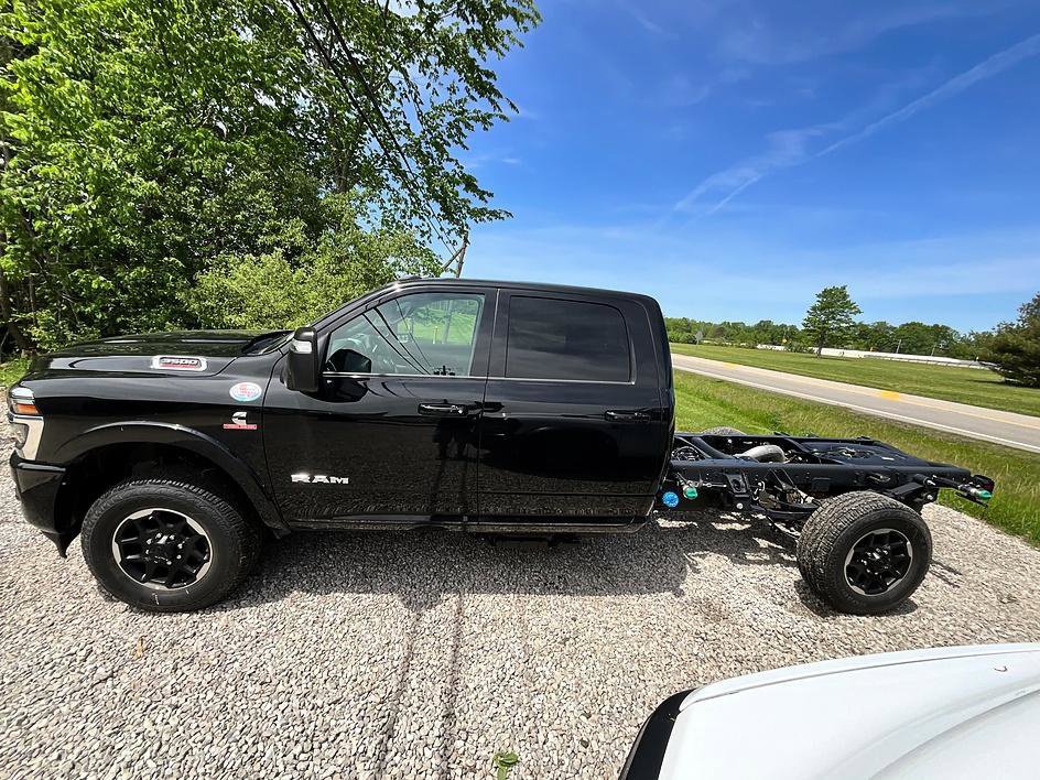 New 2026 RAM 3500 Big Horn w/ Laramie Trim Package AWD/4WD image 9