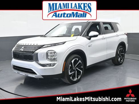 New 2025 Mitsubishi Outlander SE image 1