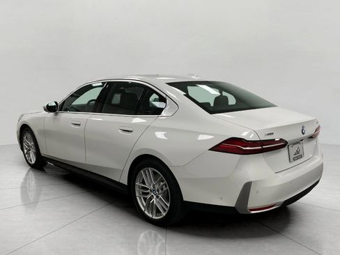 Certified 2024 BMW 530i xDrive w/ Convenience Package image 7
