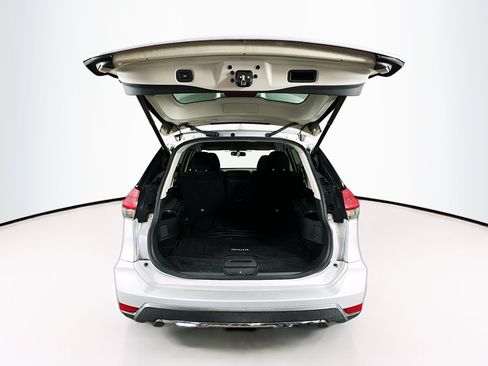 Used 2018 Nissan Rogue SV AWD/4WD image 27