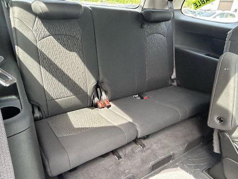 Used 2013 GMC Acadia SLE FWD image 13