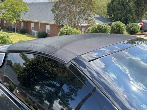 Used 2019 BMW i8 Roadster image 25