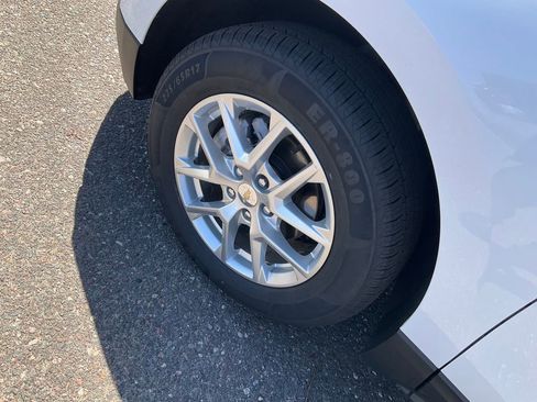Used 2024 Chevrolet Equinox LT AWD/4WD image 37