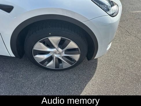 Used 2023 Tesla Model Y Long Range AWD/4WD image 5