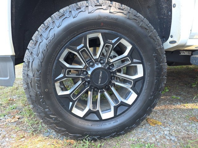 Used 2019 GMC Sierra 2500 Denali w/ Duramax Plus Package AWD/4WD image 2