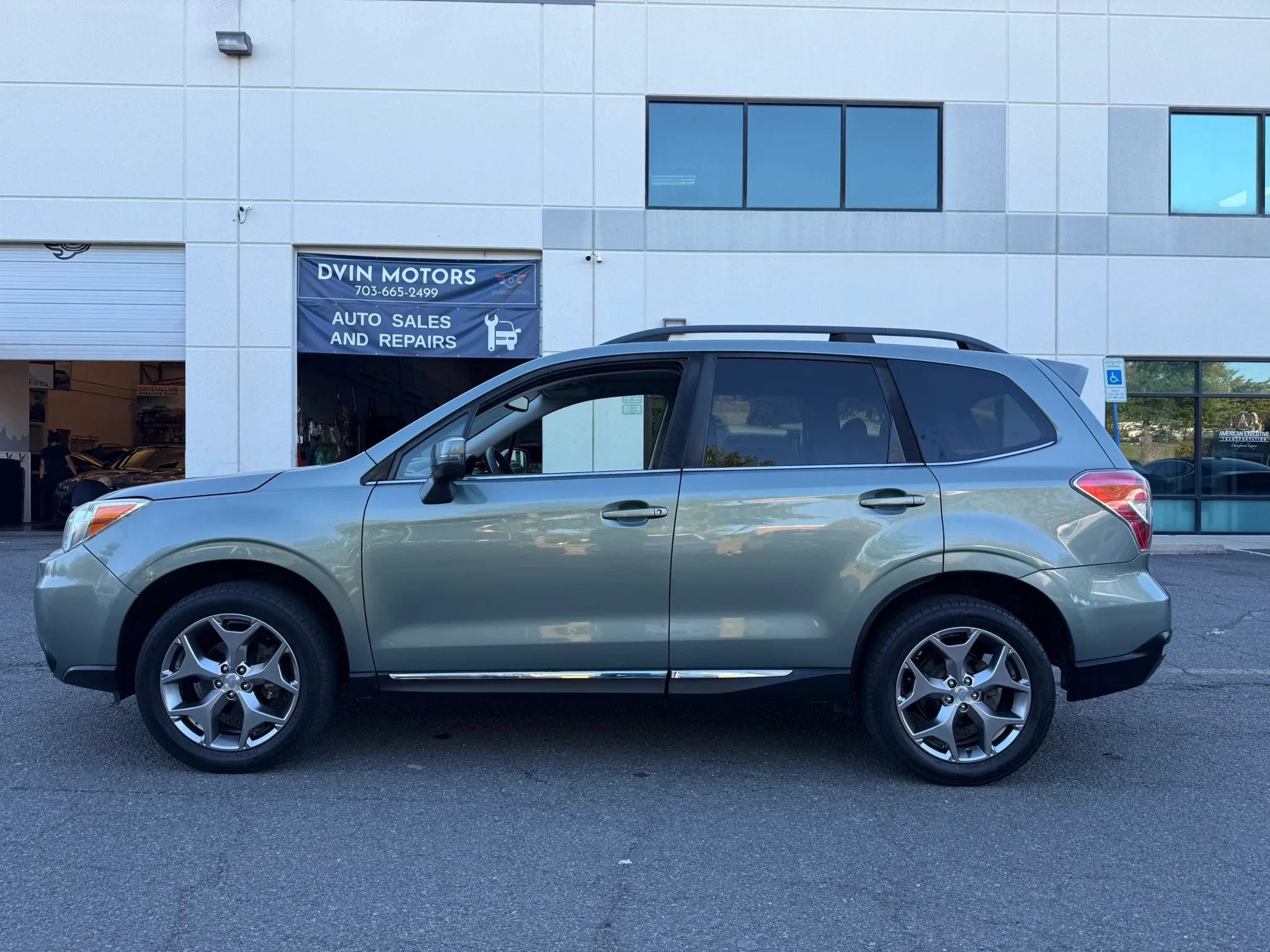 Used 2016 Subaru Forester 2.5i Touring w/ Popular Package #2 AWD/4WD image 10