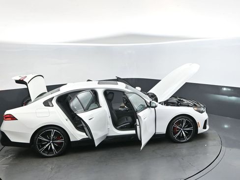 New 2026 BMW 530i 530i w/ M Sport Package image 50