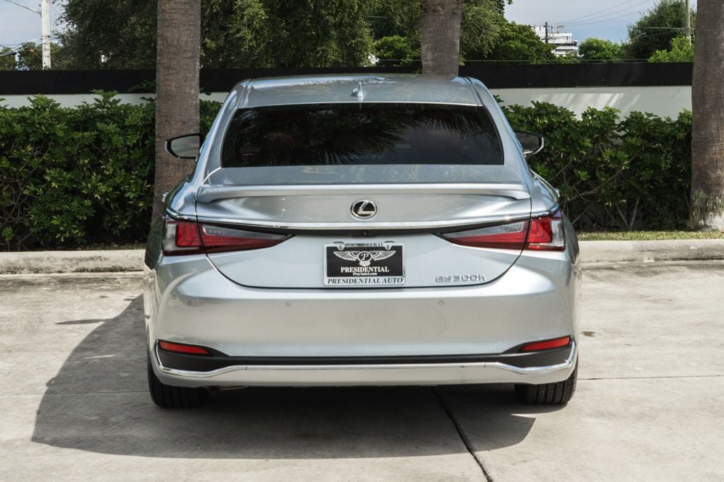 Used 2025 Lexus ES 300h w/ Premium Package FWD image 6