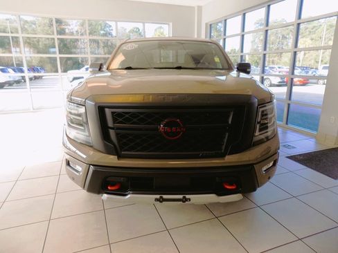 Used 2023 Nissan Titan PRO-4X w/ Pro-4x Convenience Package image 2