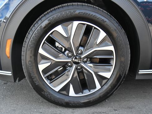 Used 2024 Kia EV6 Light image 12