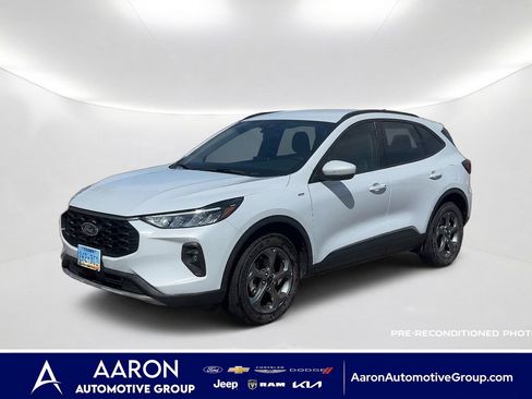 Used 2025 Ford Escape ST-Line Select AWD/4WD image 1