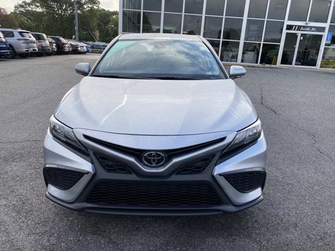 Used 2023 Toyota Camry SE image 9