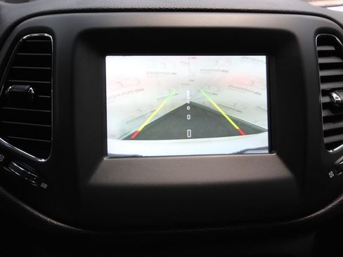 Used 2020 Jeep Compass Latitude AWD/4WD image 19