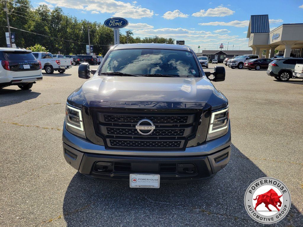 Used 2024 Nissan Titan SV w/ SV Convenience Package RWD image 10