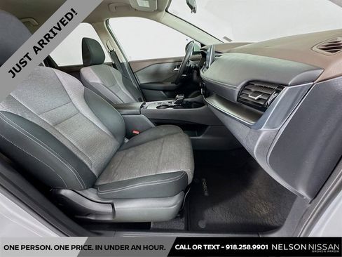 Certified 2022 Nissan Rogue SV image 26