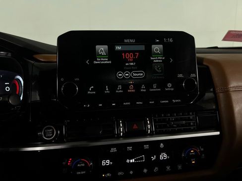 Used 2024 Nissan Pathfinder Platinum w/ Black Appearance Package image 17