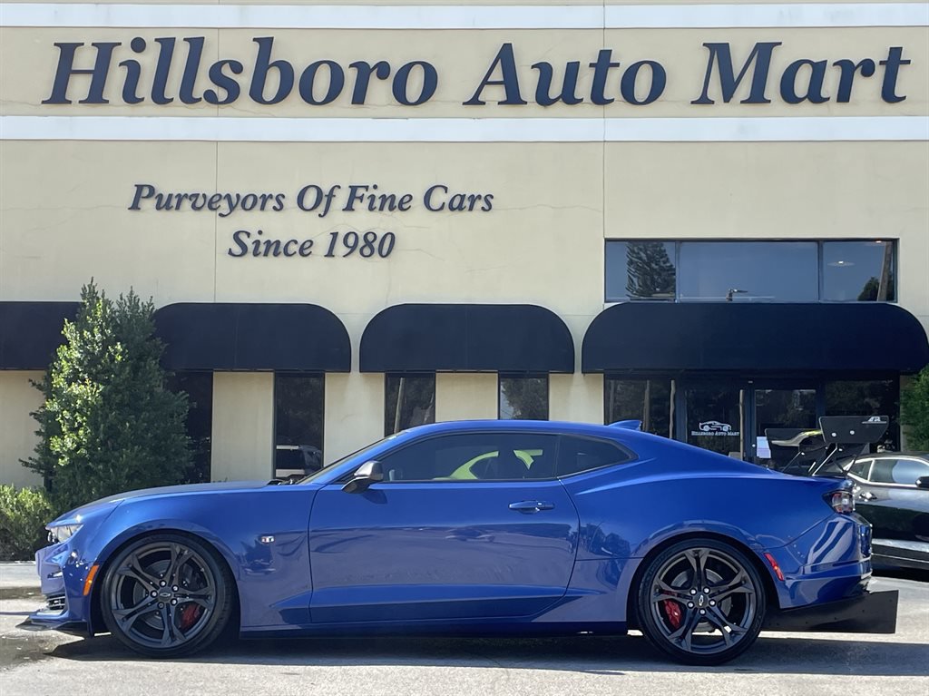 Used 2020 Chevrolet Camaro SS RWD image 5