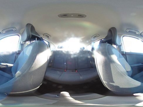 Used 2025 Kia K4 LXS image 46