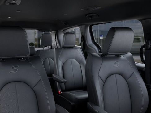New 2026 Chrysler Pacifica Select AWD/4WD image 26