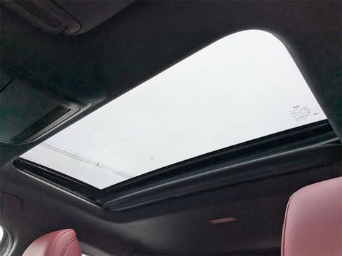 Used 2024 MAZDA MAZDA3 s image 27