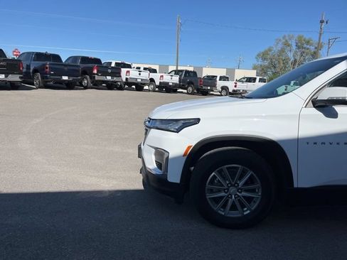 Used 2023 Chevrolet Traverse LT AWD/4WD image 4