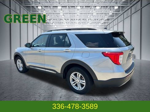 Used 2022 Ford Explorer XLT w/ Equipment Group 202A AWD/4WD image 3