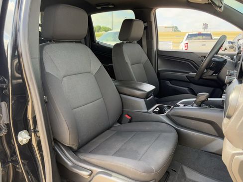 Used 2025 Chevrolet Colorado Trail Boss AWD/4WD image 30