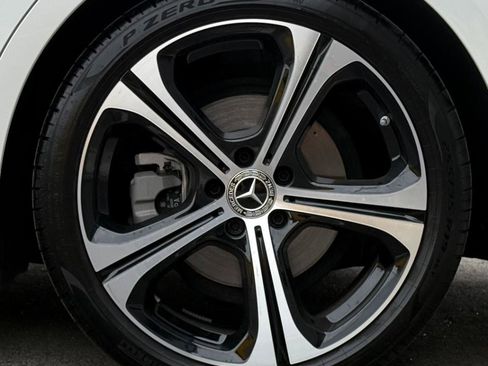 Used 2025 Mercedes-Benz C 300 Sedan w/ Exclusive Trim Package image 24