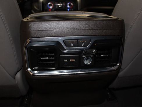 Used 2021 GMC Sierra 1500 SLT image 19