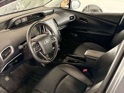 Used 2021 Toyota Prius Prime XLE image 10