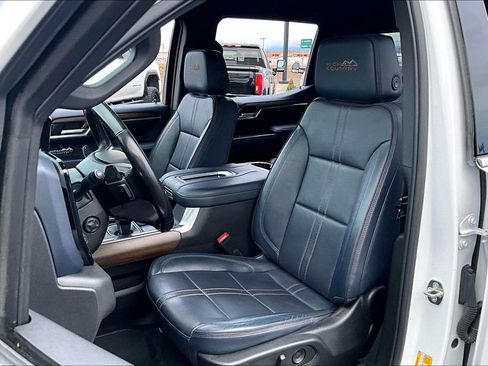 Used 2022 Chevrolet Silverado 1500 High Country w/ Z71 Off-Road Package image 26