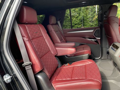 Used 2026 Cadillac Escalade Sport w/ Touring Package image 38