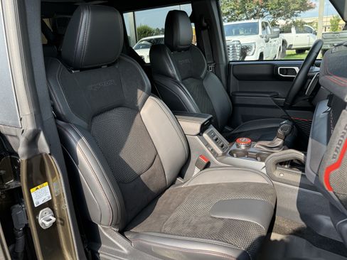Used 2025 Ford Bronco Raptor AWD/4WD image 32
