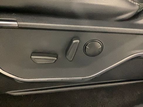 Used 2022 Ford F150 Lariat image 16