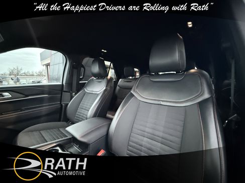 Used 2025 Ford Explorer ST-Line image 13