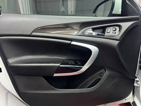 Used 2017 Buick Regal Sport Touring FWD image 12