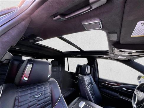 Used 2024 Cadillac Escalade ESV Sport Platinum image 17